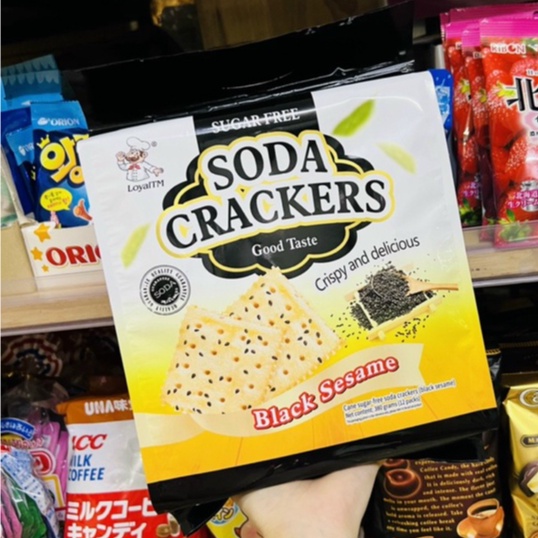 Bánh Ăn Kiêng Mè Đen Không Đường Soda Crackers 380gr