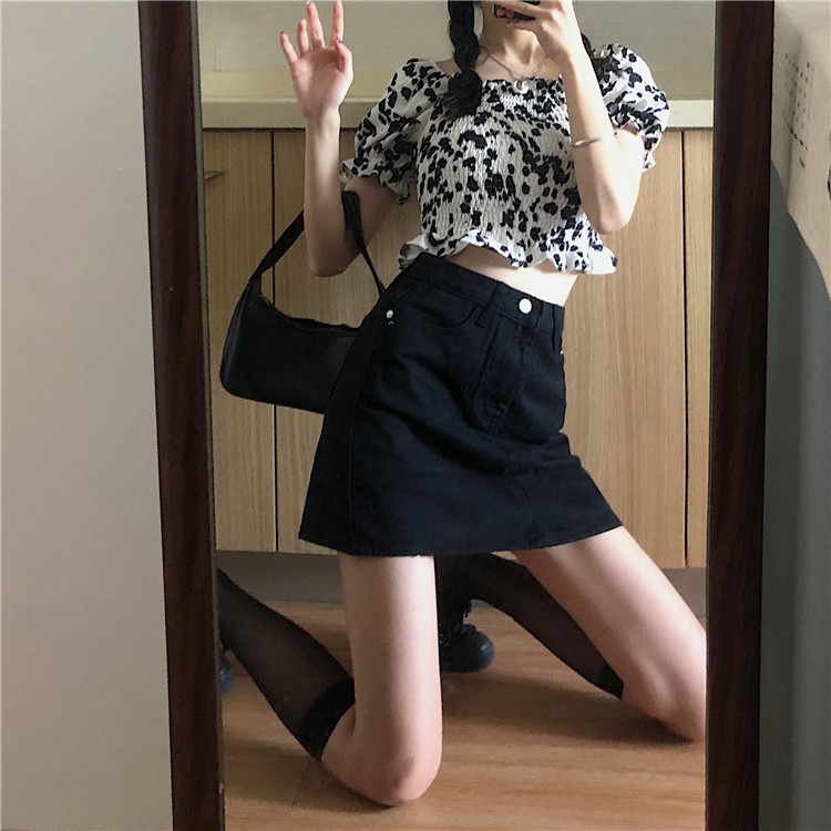 Set áo croptop bò sữa + chân váy kaki đen phong cách Ulzzang năng động