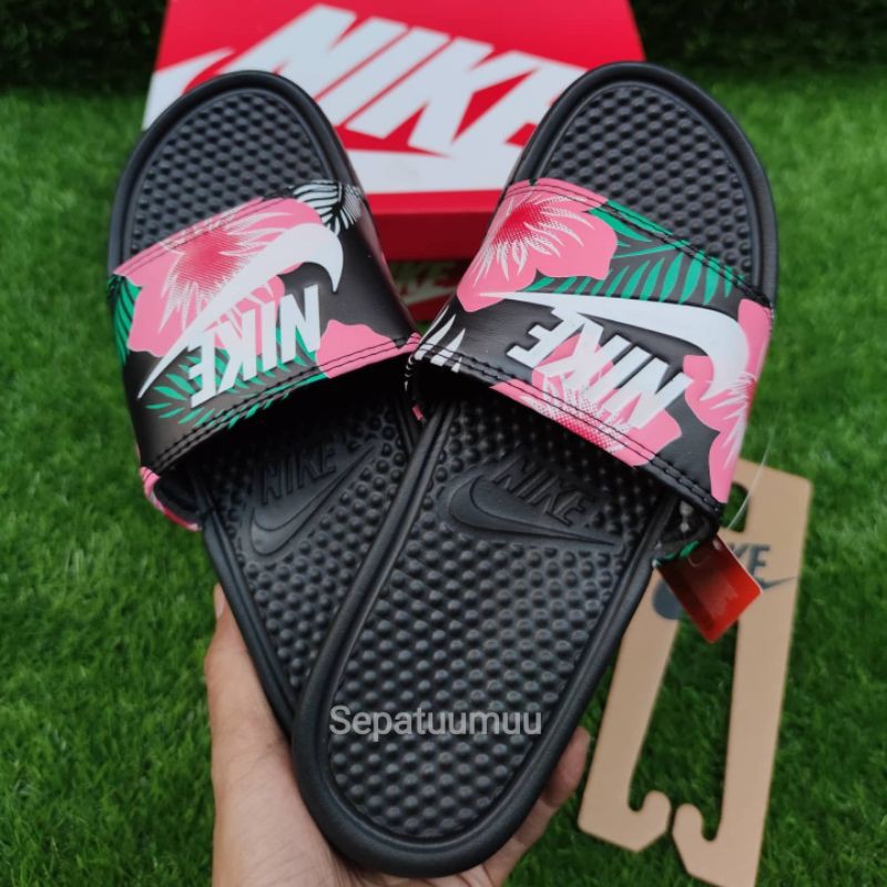 Dép Xỏ Ngón In Hoa Nike Màu Hồng Xinh Xắn Cho Nữ