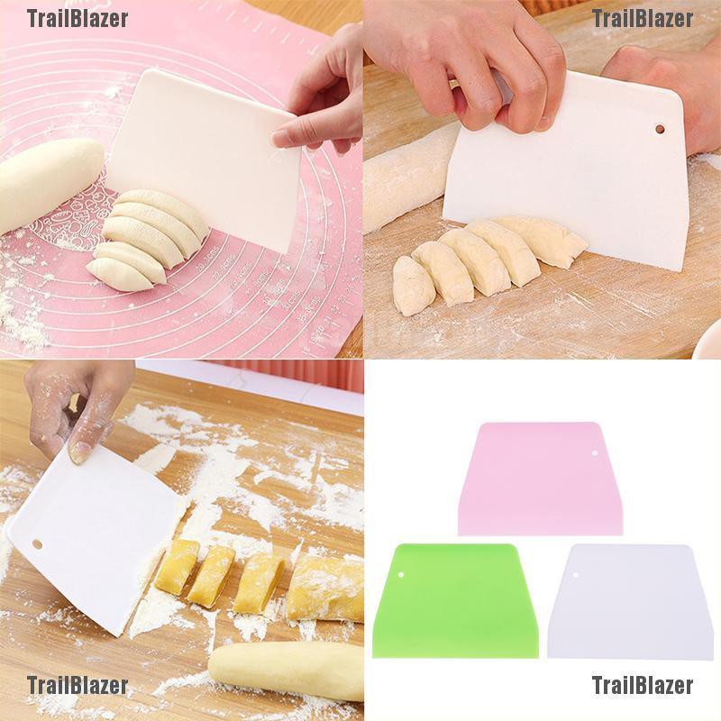 Dụng Cụ Cắt Bột Bánh Hình Thang