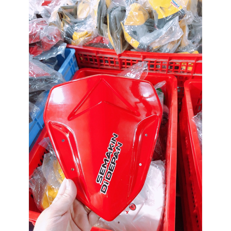 Mào NVX trang trí xe