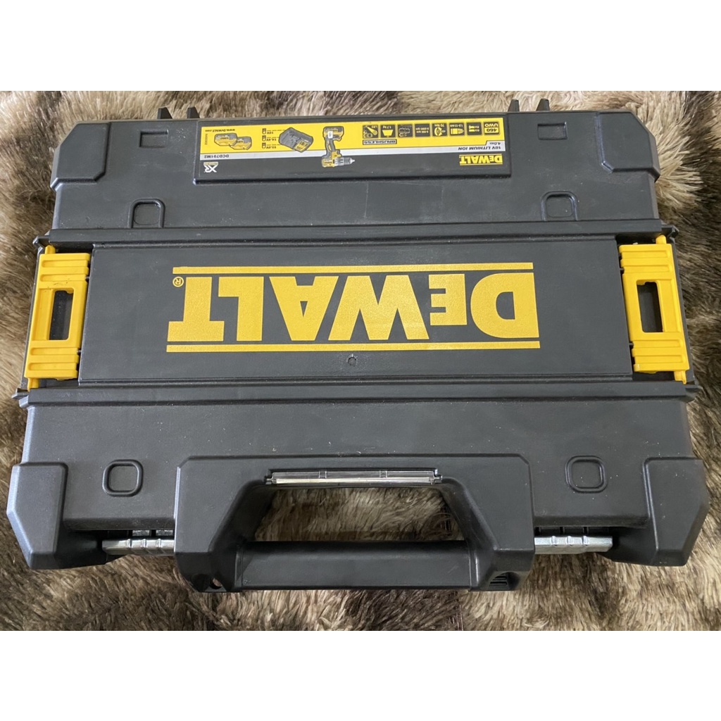 Thùng đựng máy khoan Dewalt size 42*30*12. BN.