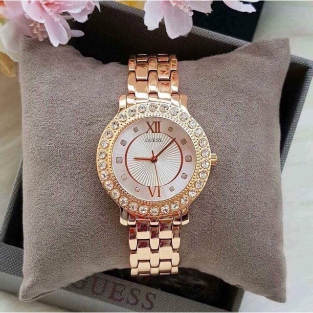 Đồng hồ Guess màu rose gold viền hạt sang trọng