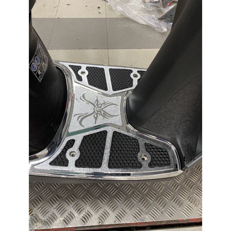 Ốp trang trí Vision crom 2023-2021