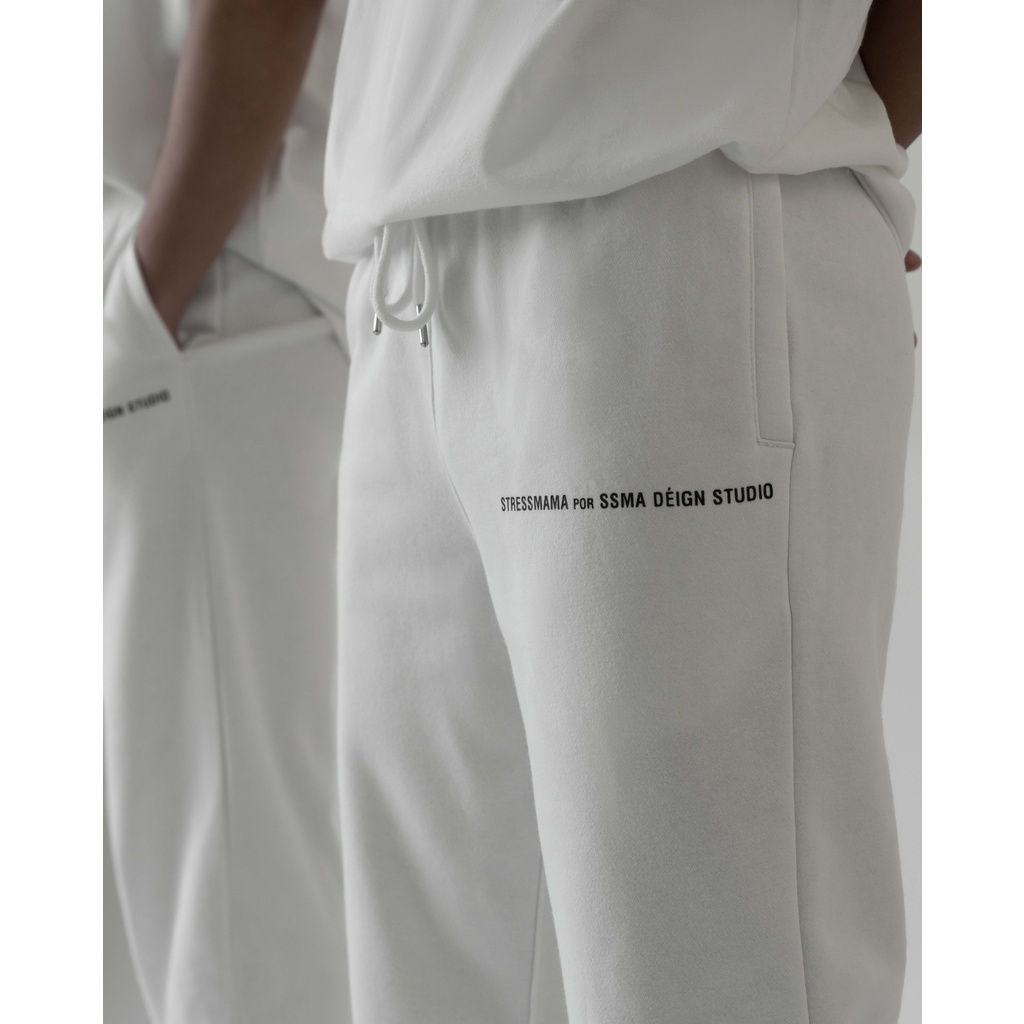 Stressmama Quần Dài Sweatpants màu trắng, chất liệu nỉ bông Cotton, Form Oversize thoải mái Local Brand