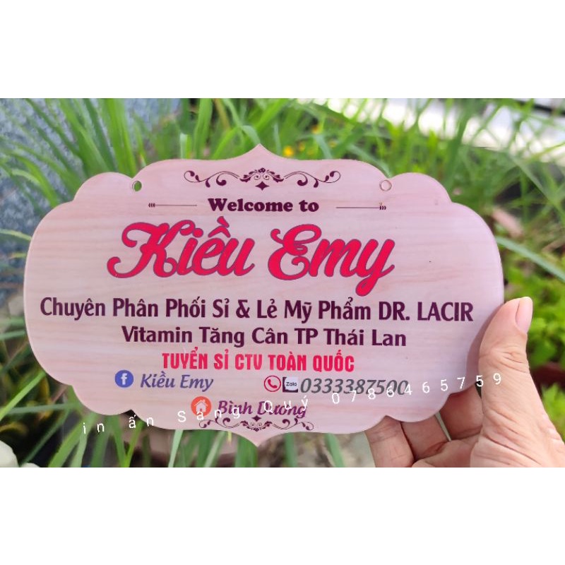 bảng hiệu shop, mica, cầm tay, hattag in theo yêu cầu