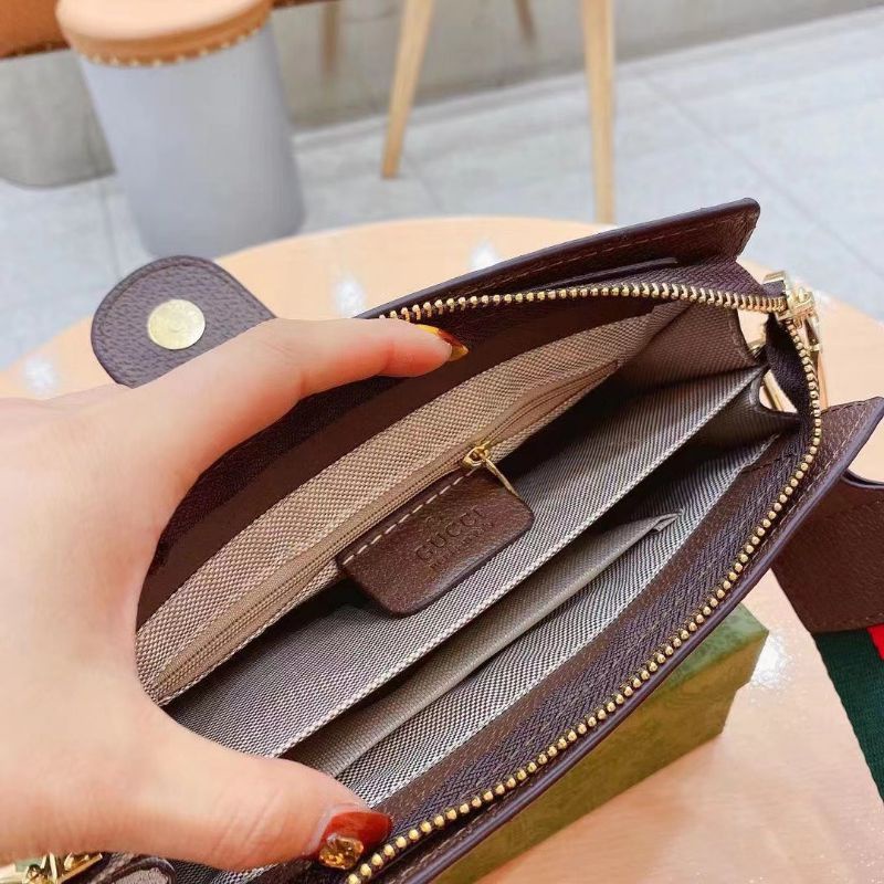 Túi chéo nữ G.C nắp sz22cm có khóa miệng kèm 2 quai đeo