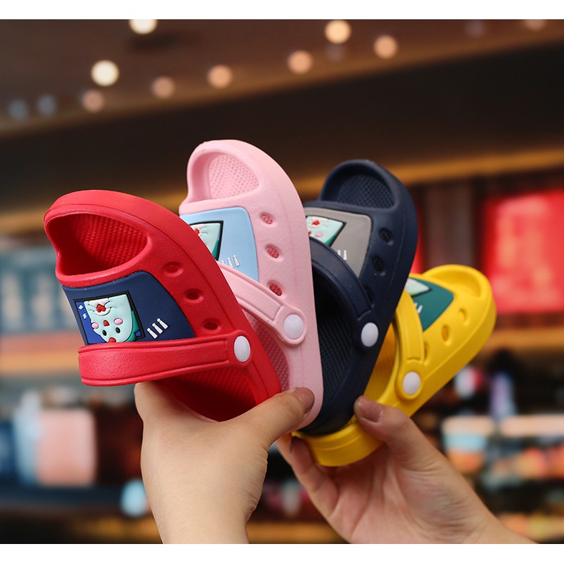 Sandal cho bé dép cho bé  siêu nhẹ, chống trơn trượt cho bé tập đi