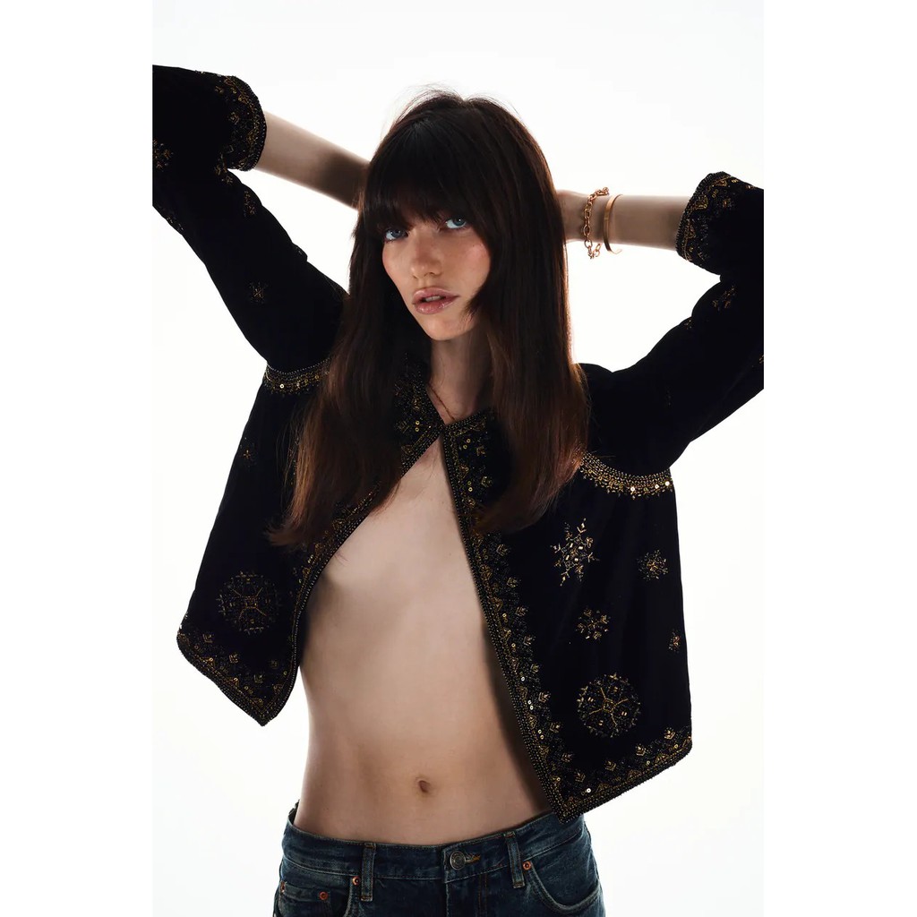 ÁO KHOÁC NHUNG ZRA NỮ THÊU HỌA TIẾT MÀU ĐEN - 6895/243