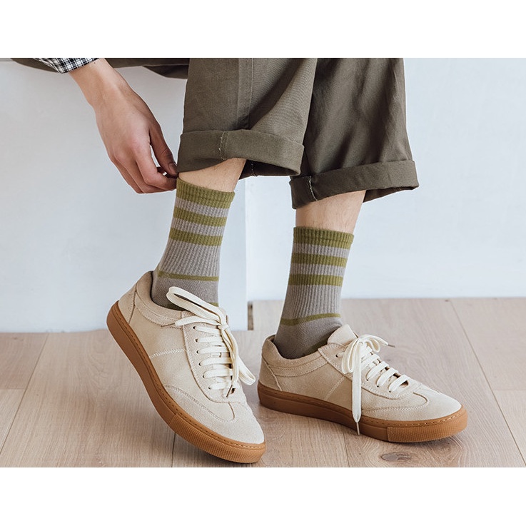 Vớ nam cao cổ phong cách thể thao, trẻ trung và năng động.