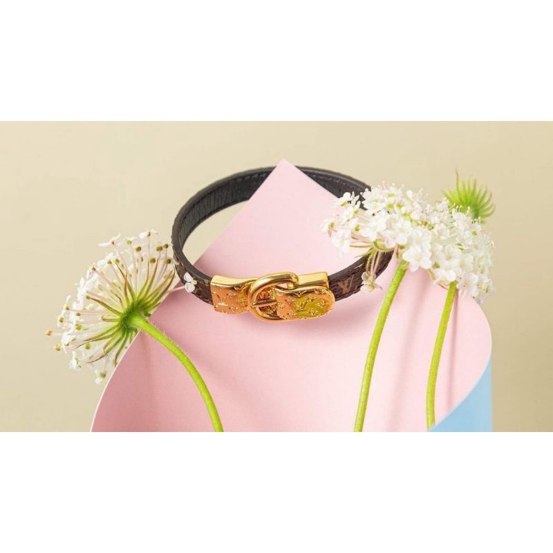 Vòng tay Louis Vuitton da canvas LV