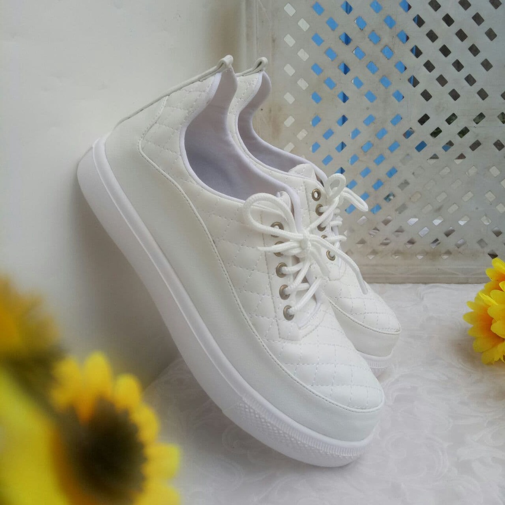 (One Love) Giày Sneaker Màu Trắng Đẹp Chống Trượt Trọng Lượng Nhẹ Hàng Mới Nhất Giá Cả Phải Chăng Bằng Cao Su Chống Trượt Cho Nữ
