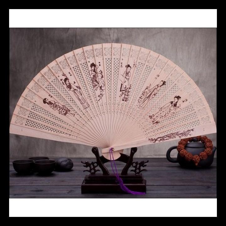 Quạt xếp cổ trang gỗ thơm LỤC NỮ có dây tuyến
