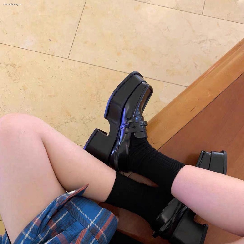 Giày bốt martin đế dày mũi vuông phối lỗ cài khóa kiểu cổ điển thời trang mùa hè mới cho nữ 2021 | BigBuy360 - bigbuy360.vn