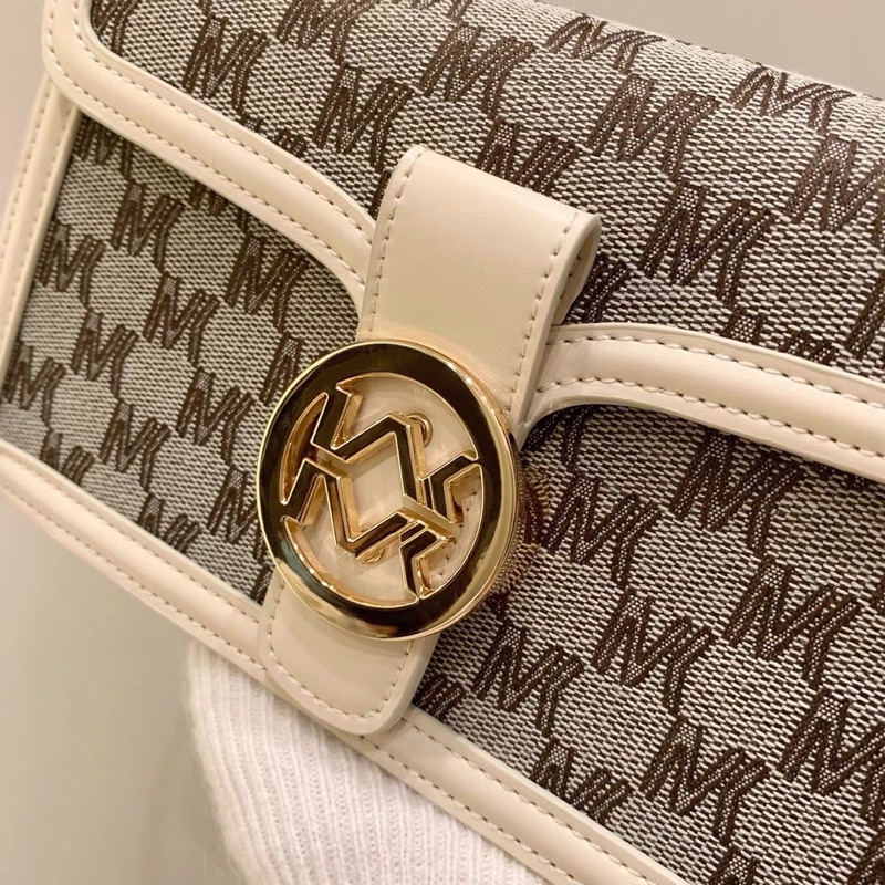 Túi 𝐌𝐢𝐨𝐜𝐫𝐚 𝐤𝐨𝐥𝐲 nền logo khoá vàng