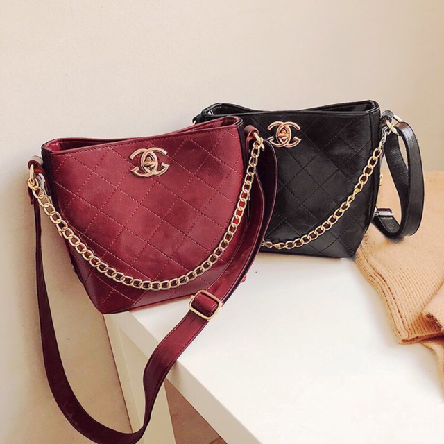 Có clip thật. Túi V quai xích A06