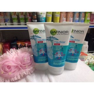 Sữa rửa mặt Garnier 3 in 1