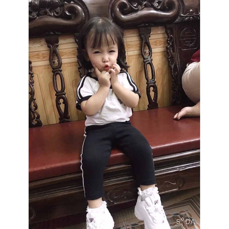 Quần kẻ sọc cho bé