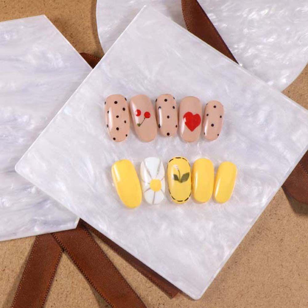 Giá Đỡ Trưng Bày Móng Tay Giả Dùng Trong Salon