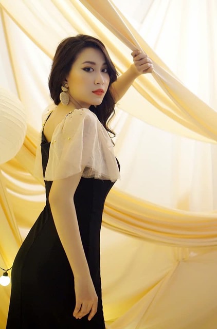 Đầm dự tiệc dáng ôm body xẻ đùi tay lưới đính hạt | BigBuy360 - bigbuy360.vn