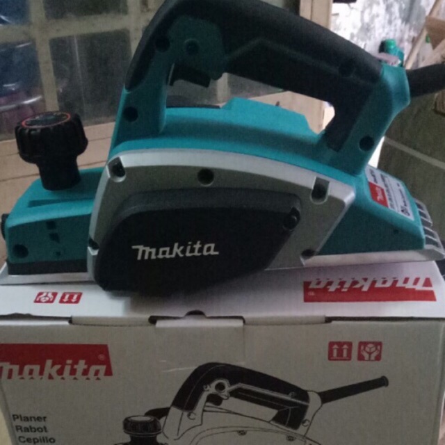 Máy bào gỗ makita
