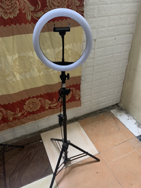 Đèn live tream size 26cm live quần áo túi xách. Đèn phun săm spa chụp ảnh make up | BigBuy360 - bigbuy360.vn