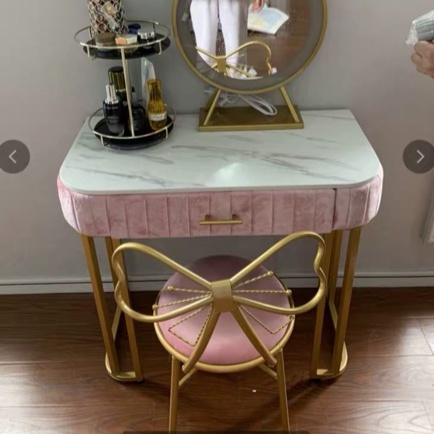 Ghế Ngồi Trang Điểm Hình Chiếc Nơ Xinh Xắn