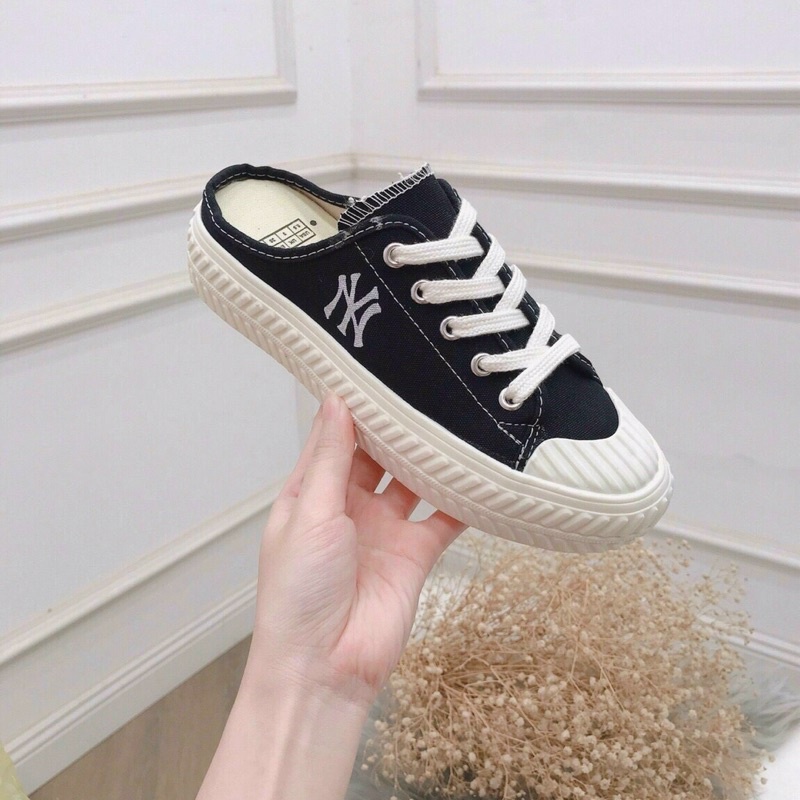 Giày sục  hottriend