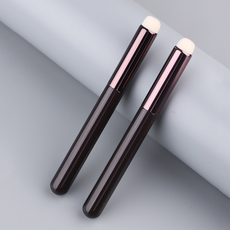 1 Cọ Trang Điểm Tay Cầm Bằng Gỗ / Nylon Đầu Tròn Mềm Mại Đa Năng