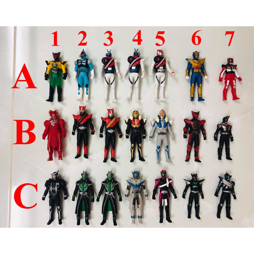 Đồ chơi Sofubi Figure Kamen Rider các loại đồng giá 50k.