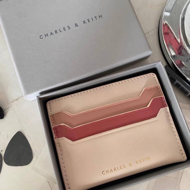 Ví đựng thẻ ATM Charles and Keith card holder light pink (CK6-50680739)