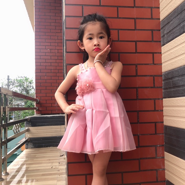 Váy Hồng công chúa