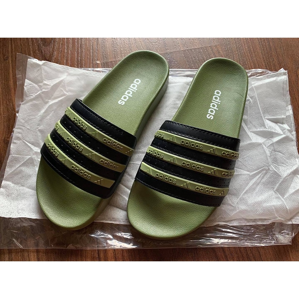 Dép Adidas quai ngang kẻ xanh đen
