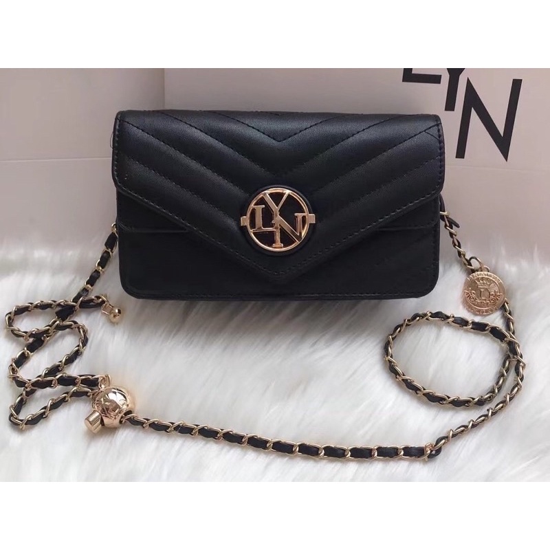 Túi L.Y.N dáng vuông sz 20cm