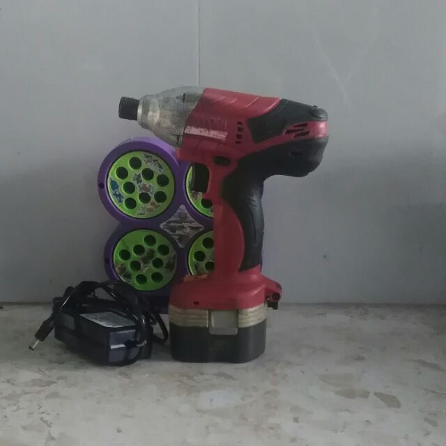MÁY KHOAN VÍT RYOBI BID 1226