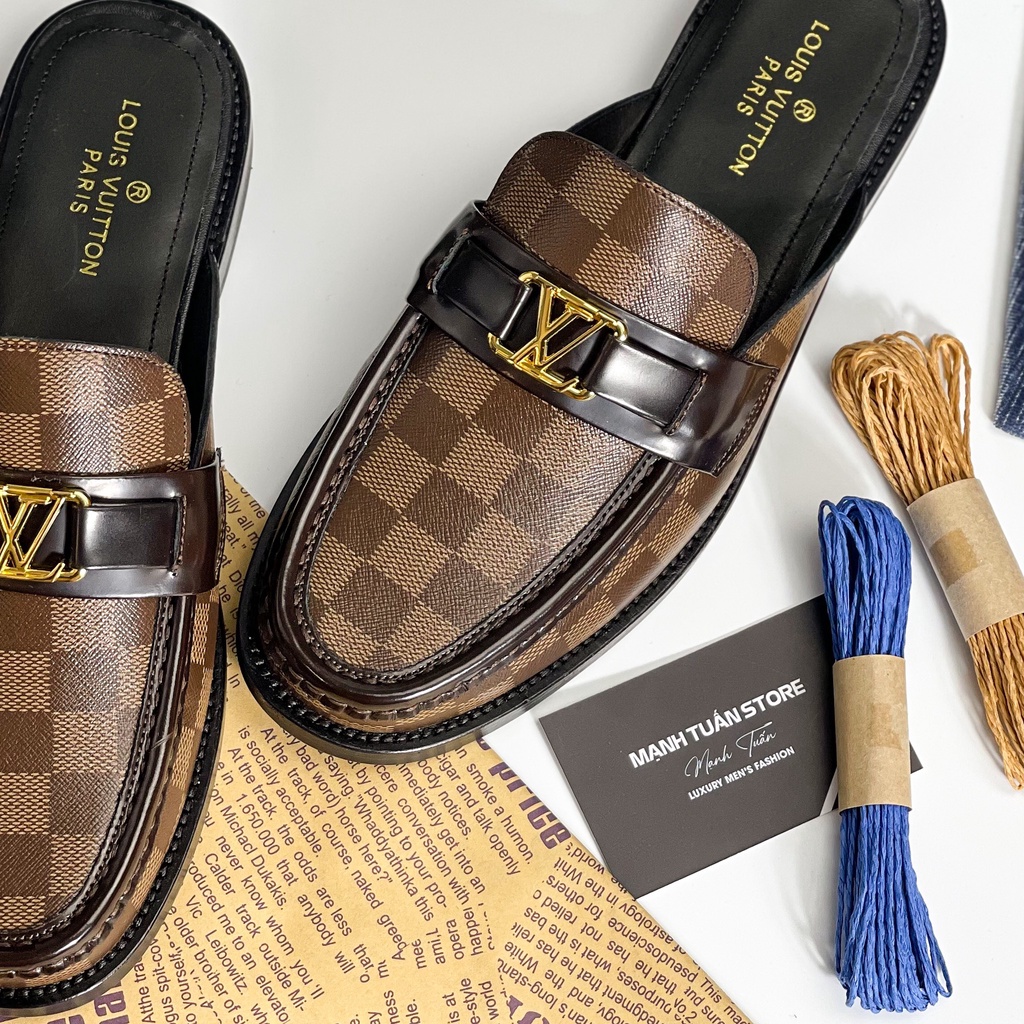 Sục nam cao cấp - Giày mules LV nam Da bò nguyên miếng, đế gỗ bọc da cùng quai kim loại cực kì sang trọng SN05