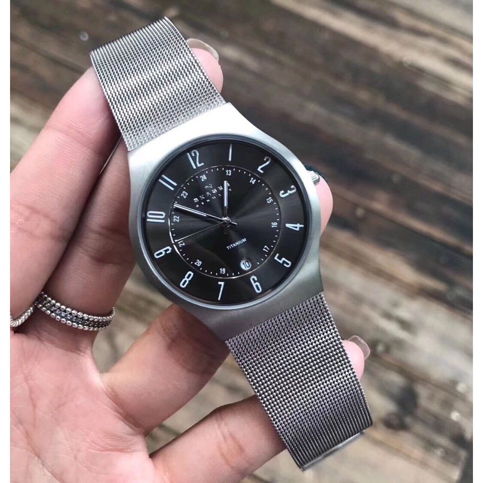 Đồng Hồ Nam SKAGEN 233XLTTM Nền Mặt Số Thể Hiện 24 Giờ