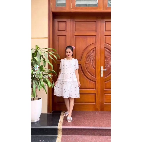 Váy  thiết kế dáng suông tay ngắn hoa nhí thời trang cao cấp