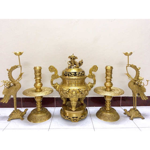 Bộ đỉnh thờ lư thờ bằng đồng cao 50cm hàng đúc thủ công,ngũ sự song long chầu nguyệt đồng cattut màu vàng đậm.
