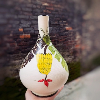 Lọ hoa gốm sứ Bát Tràng - dáng bình nậm - họa tiết chuối 26cm