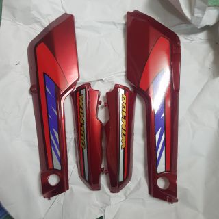 Bộ áo win 100 gồm 4 món kèm tem