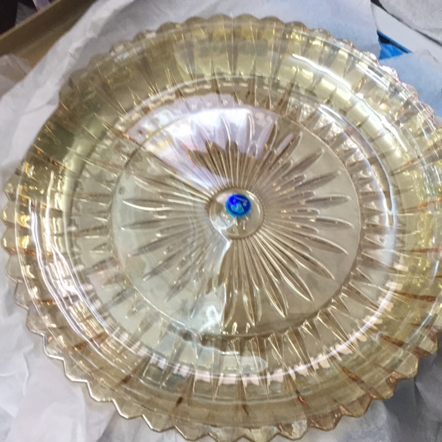 Đĩa thủy tinh màu caramel
