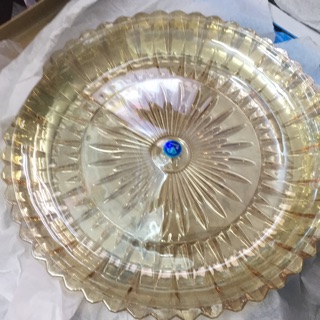 Đĩa thủy tinh màu caramel
