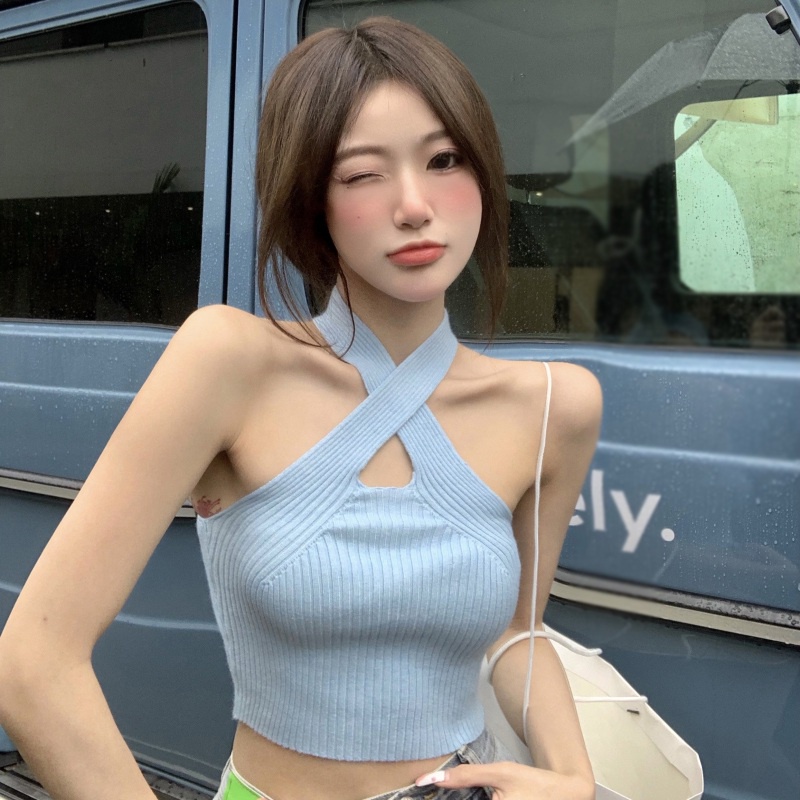 Áo croptop hay dây cắt rỗng phong cách Hàn Quốc năng động gợi cảm nữ tính