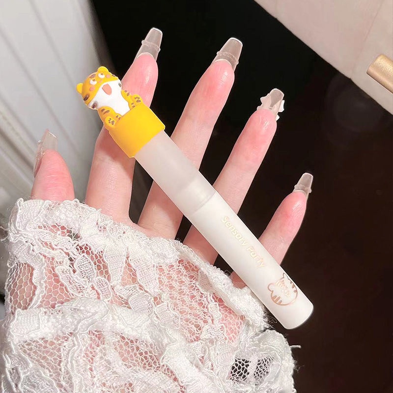 Son Môi Dưỡng Ẩm Lâu Trôi Chống Thấm Nước Thiết Kế Hình Búp Bê Hoạt Hình Dễ Thương