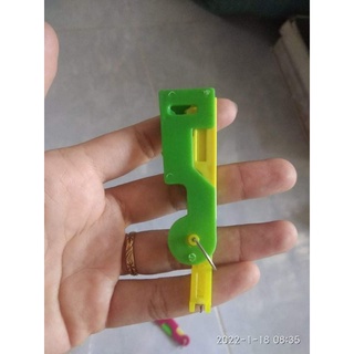 Xỏ chỉ đủ mẫu