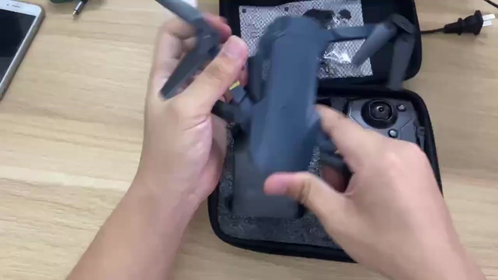 Flycam E58 drone đầy đủ chức năng, phiên bản mới không camera giá rẻ | BigBuy360 - bigbuy360.vn