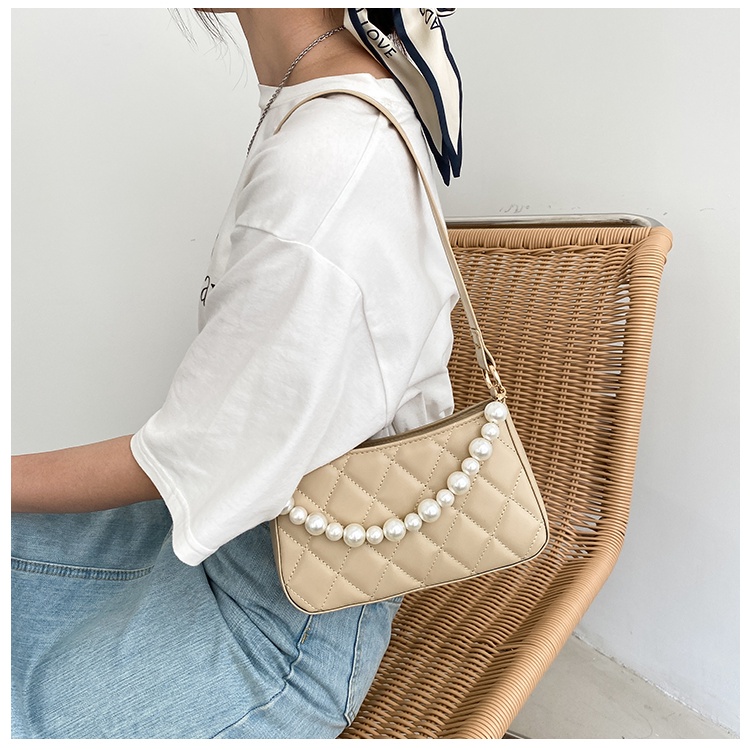 Túi xách nữ đeo vai trần chỉ trám kèm dây giả ngọc hàng hot hit Capucha T56