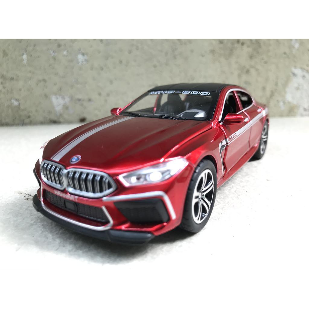 Mô hình xe ô tô BMW M8 - 1:32