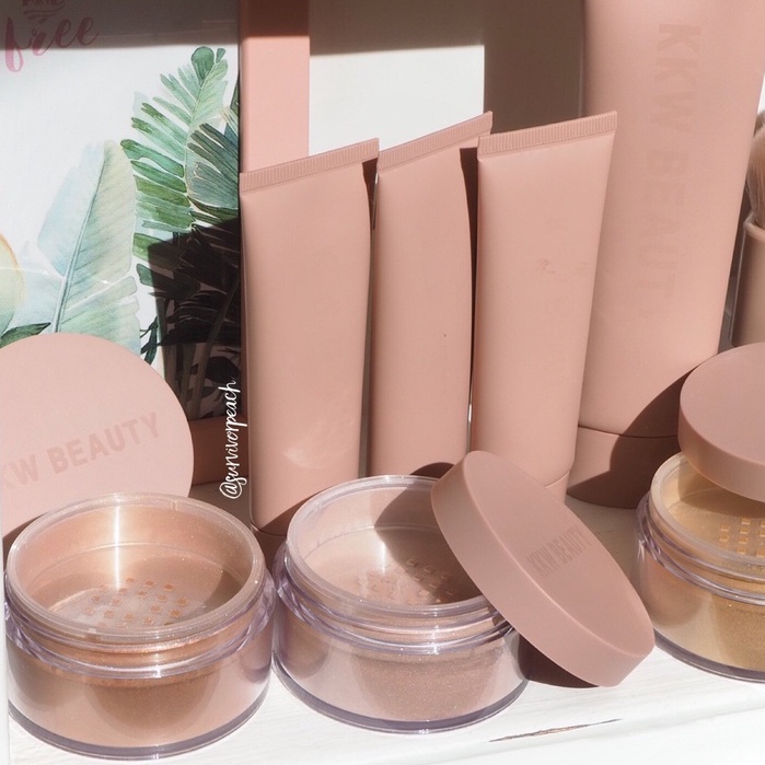 Phấn phủ mặt &amp; toàn thân KKW Beauty Loose Shimmer Powder For Face and Body